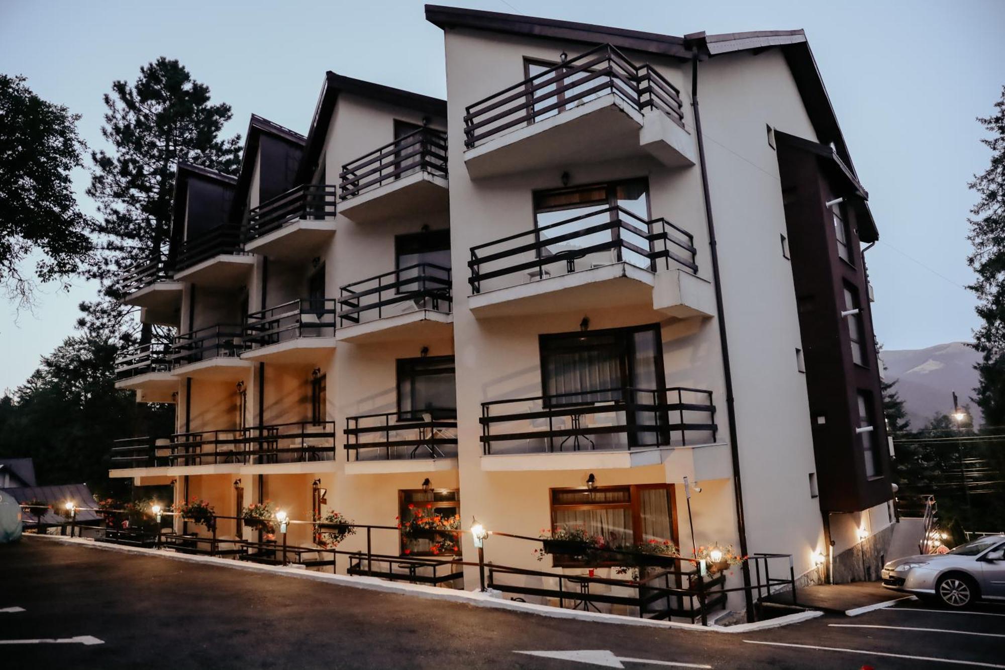 Hotel Marea Neagra Sinaia Exterior foto