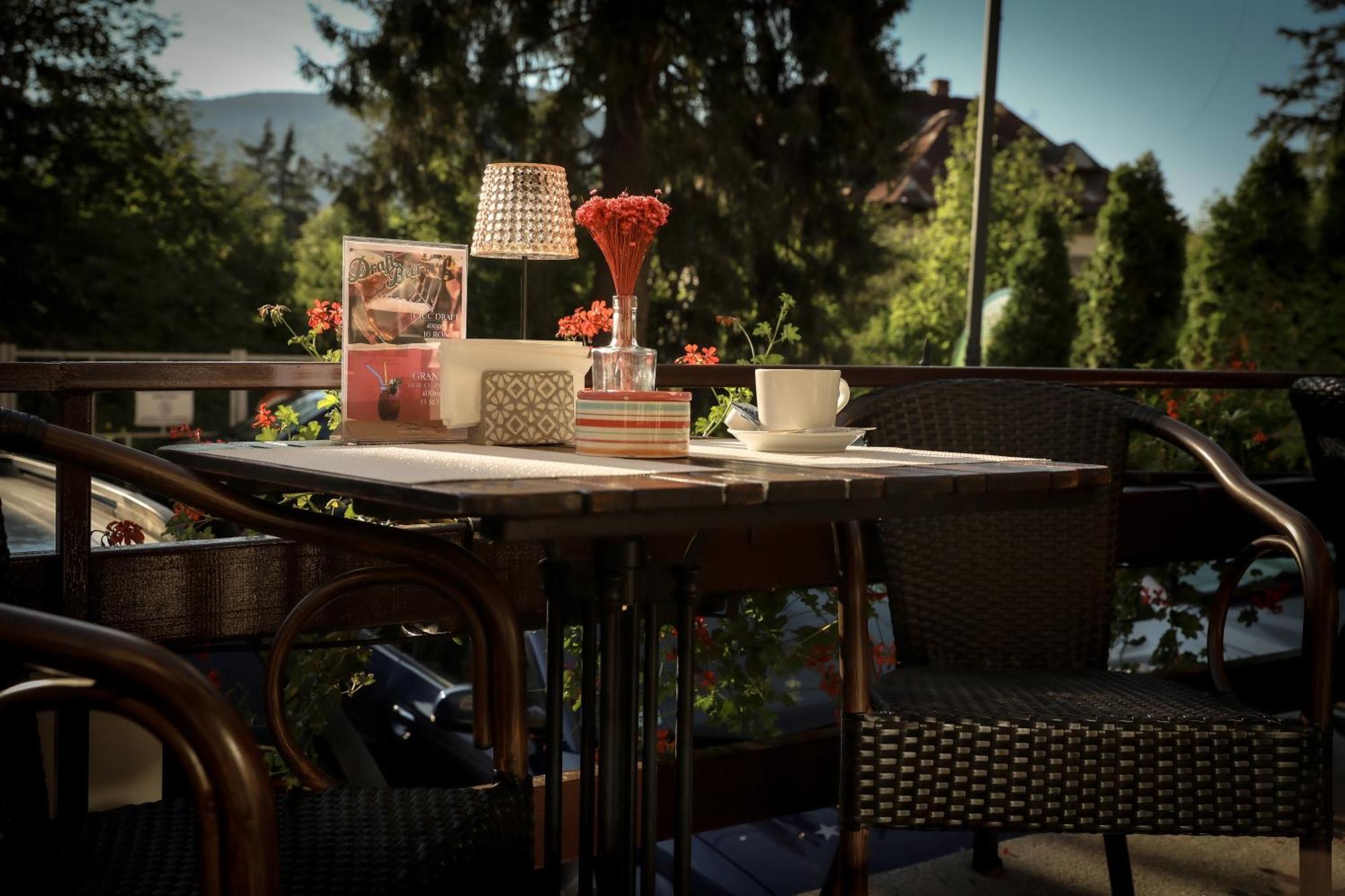Hotel Marea Neagra Sinaia Exterior foto